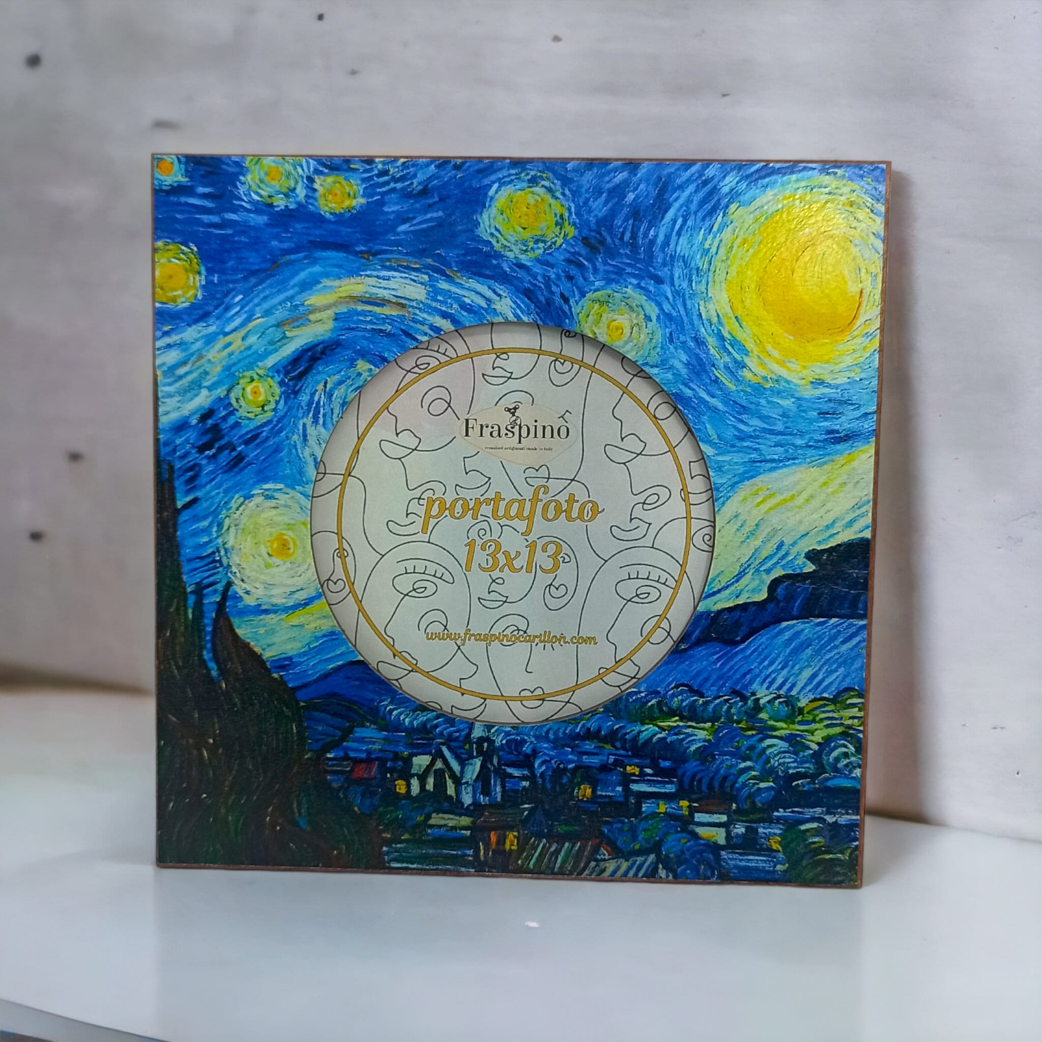 Portafoto in legno “Notte stellata – Van Gogh” 13×13